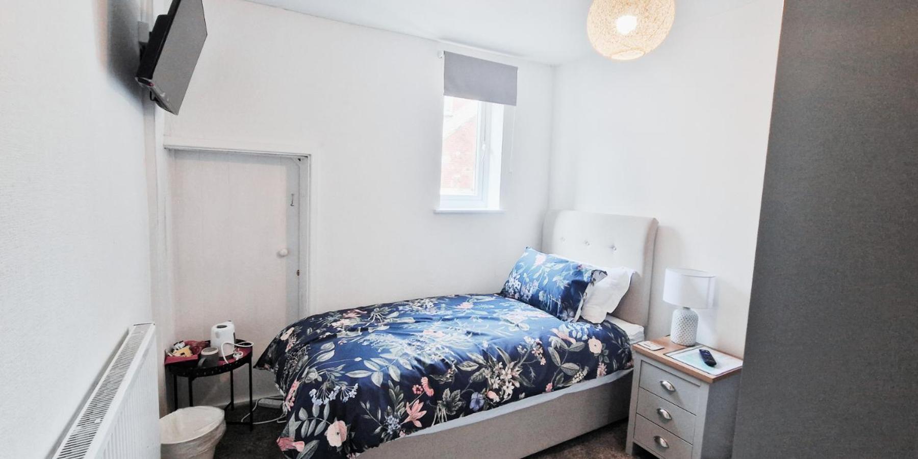 Single Room In Modern House Near Nottingham Exterior photo
